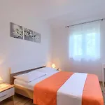 Gilly 2 Apartament *