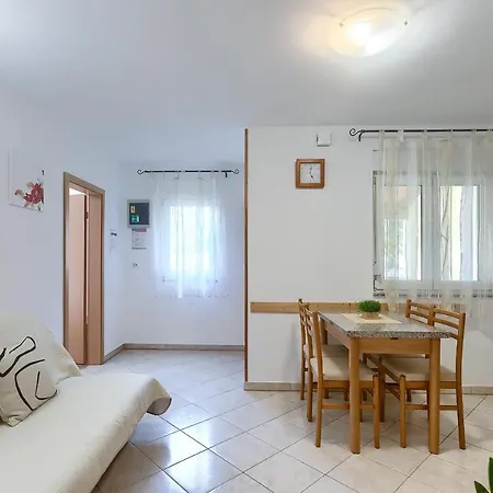 Gilly 2 Apartment Premantura