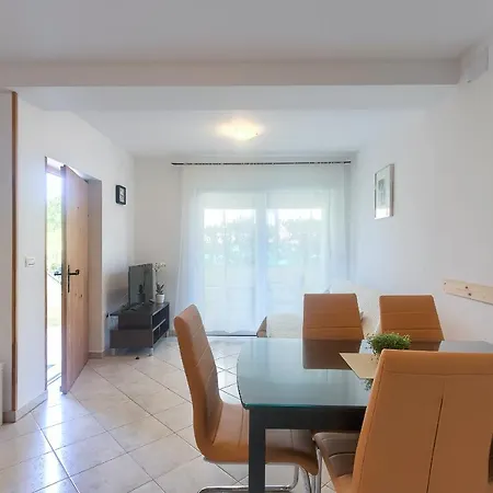 Gilly 2 Apartment *