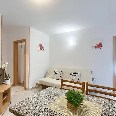 Apartment Gilly 2 Premantura